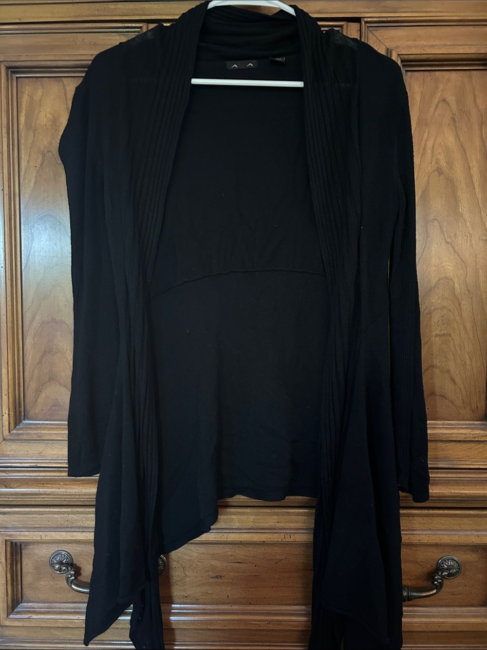 Draped Open-Front Black wrap 
Made of Viscose and Nylon